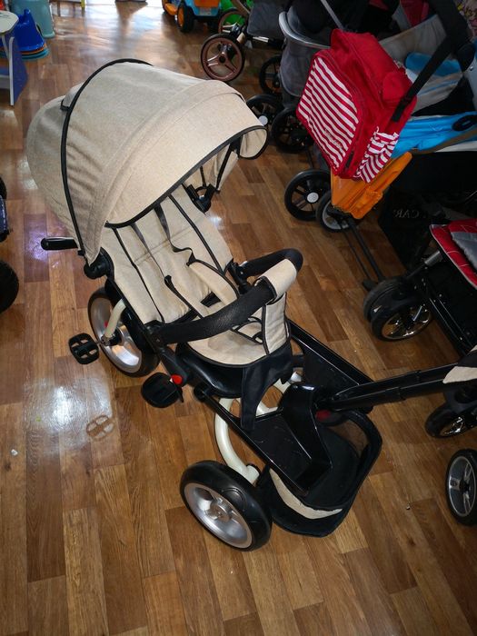 Tricicleta cu pozitie de somn si scaun reversibil