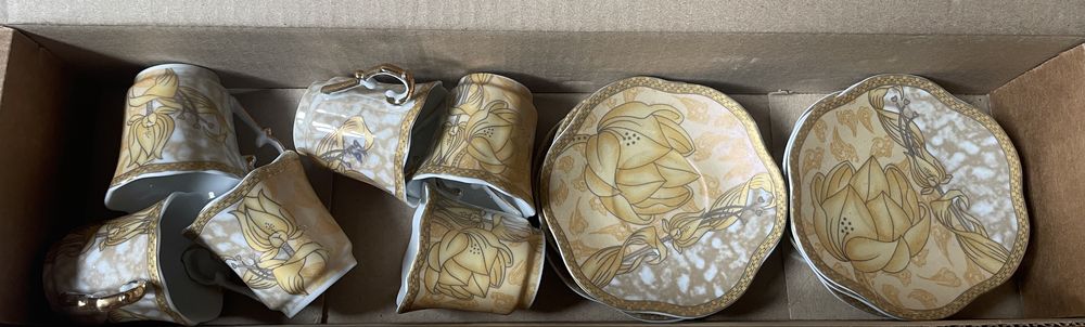 Посуда (Стаканчики с блюдцами)