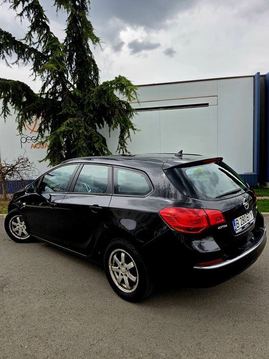 OpeL Astra J An 2014 - Euro 5 - Proprietar - Accept orice Test !!