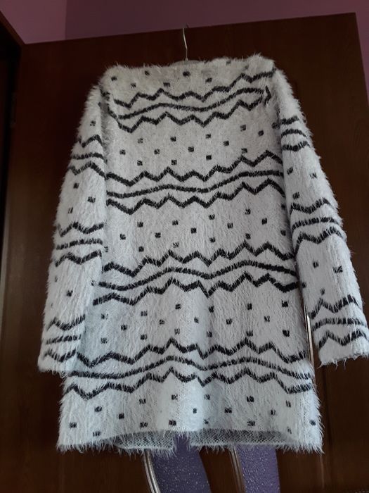 Vând Cardigan Damă Lung Gros Pufos Nou Italia Mărimea XL