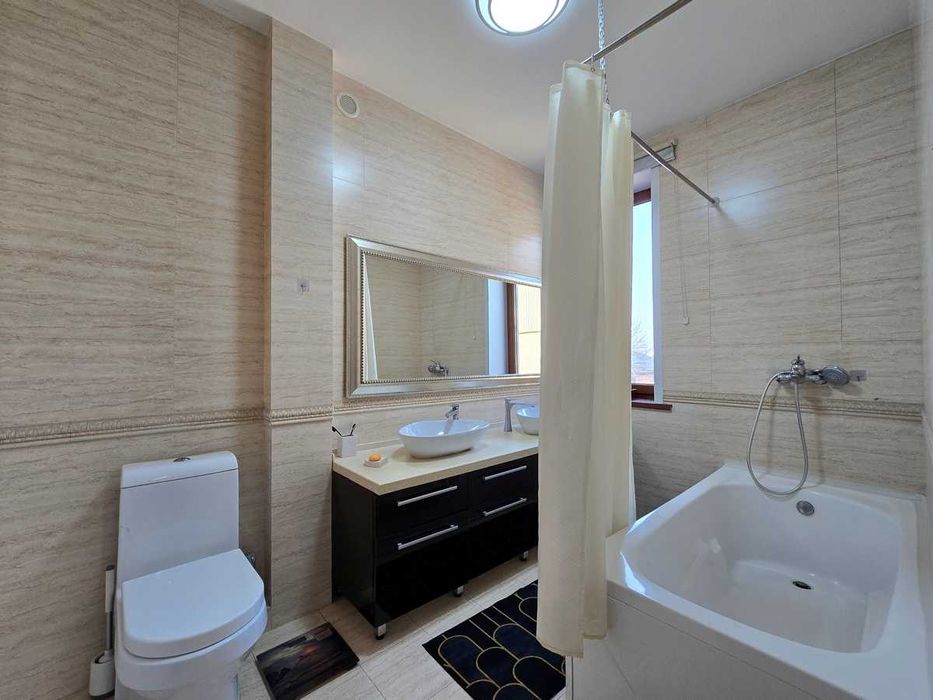 Продам 7 ком. дом мкр. Рахат