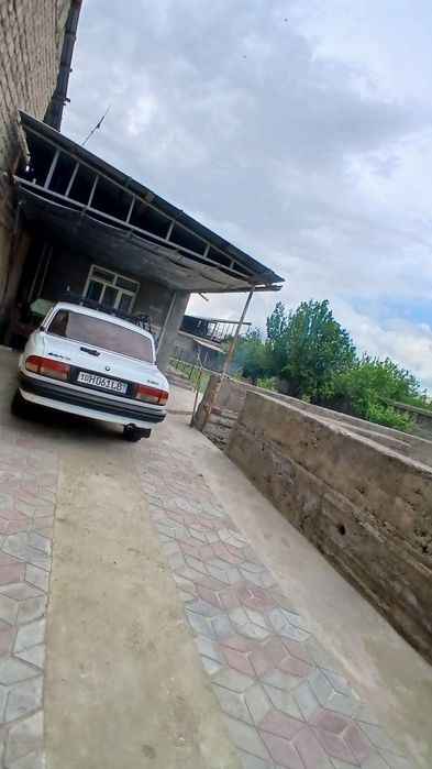 Uy sotiladi 6sotix 2sotix zaxvat