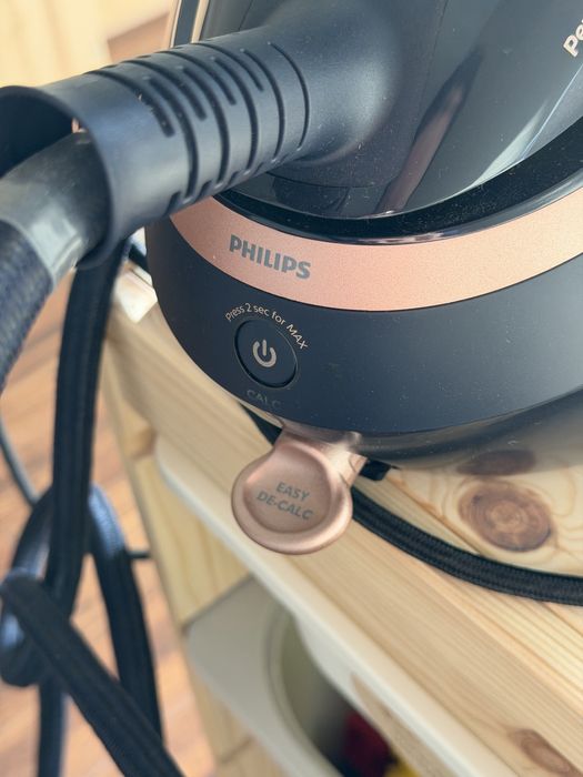 Парогенератор Philips PerfectCare серия 9000