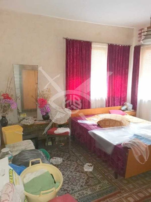 Продава се Къща в Карнобат - 200 кв.м за 215 €/кв.м - Снимка #3