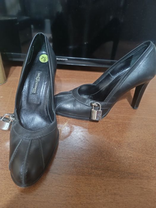 Продаются туфли  38 размер