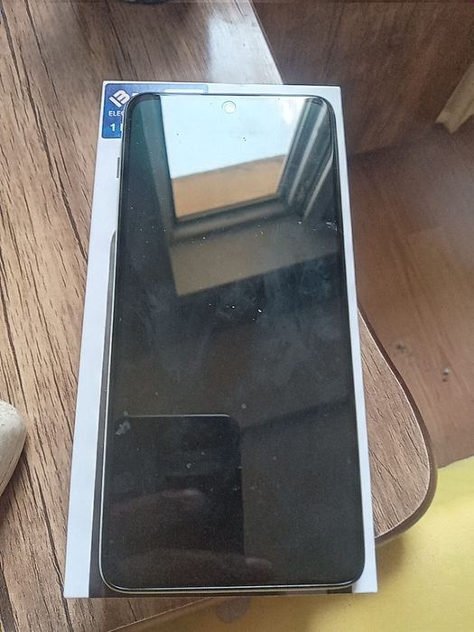 Holati yengi sim karta qoylmagan