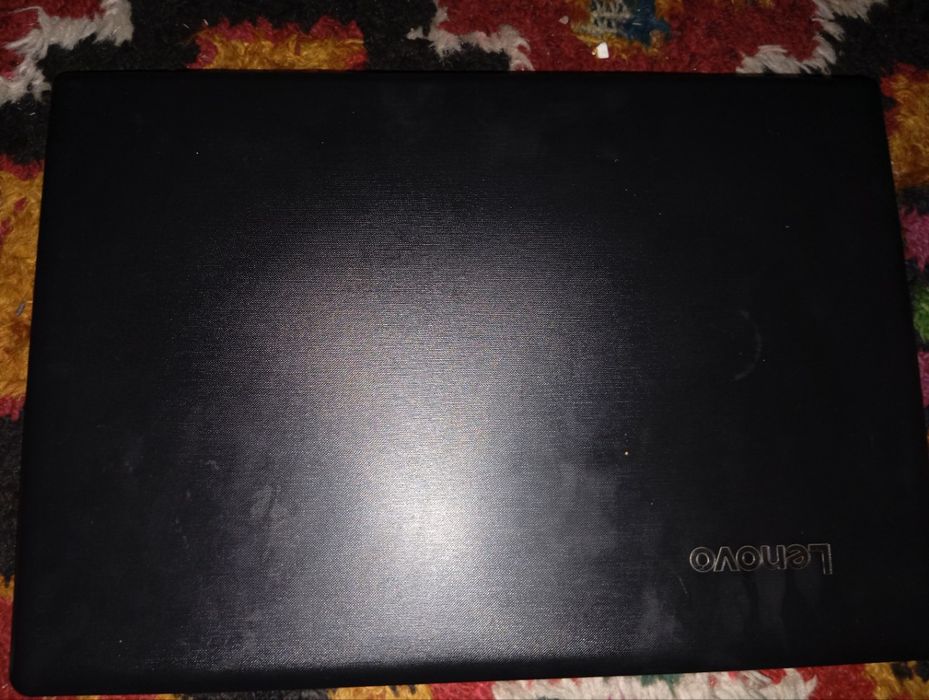 Noutbok Lenova sotiladi