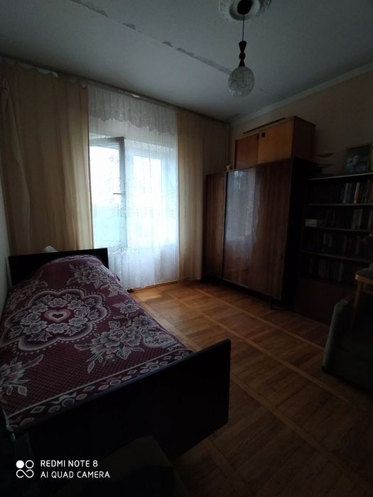 Продажа 4 комнатная квартира,в кирпичном доме ! чистая аккуратная.