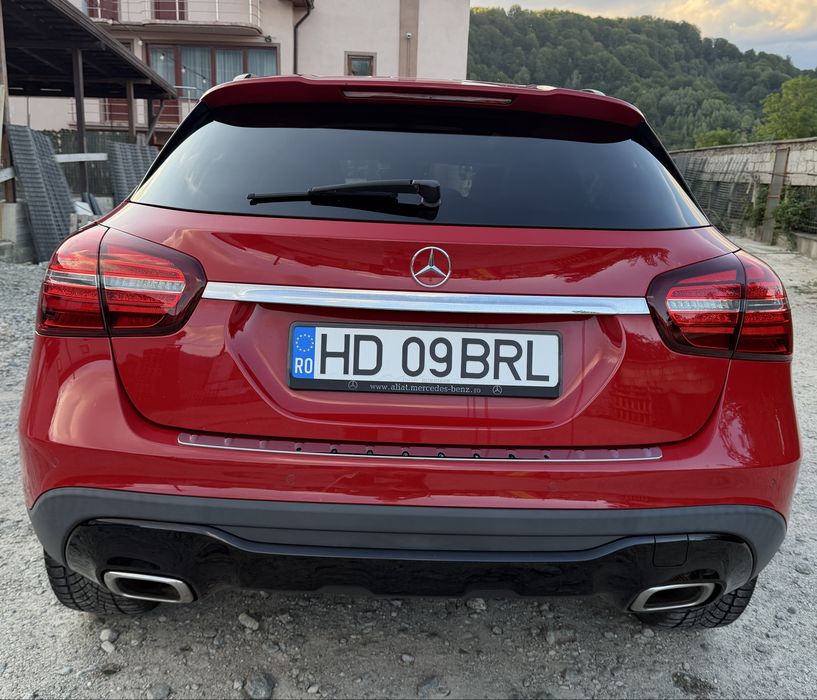 Vând Mercedes-Benz GLA 200 D