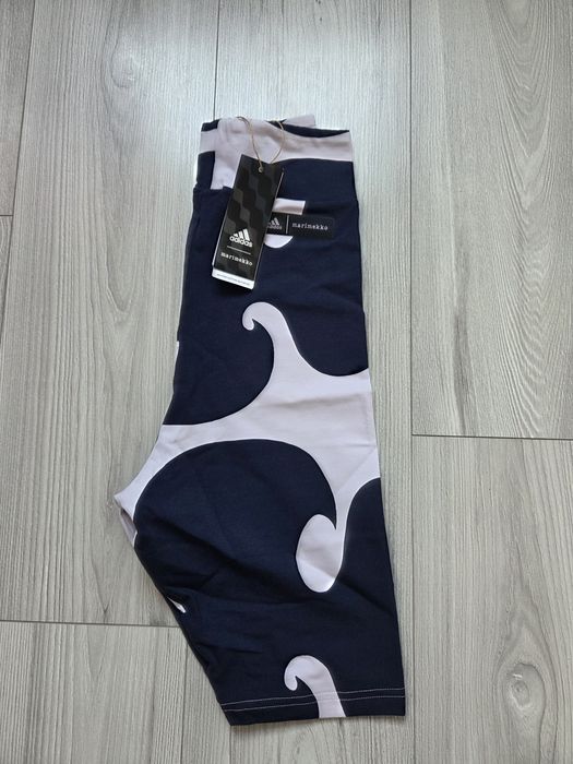 Дамски клин Adidas / Marimekko  xs  / къс