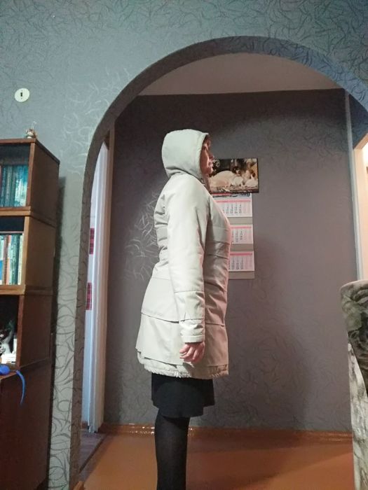 Куртка женская продаю.