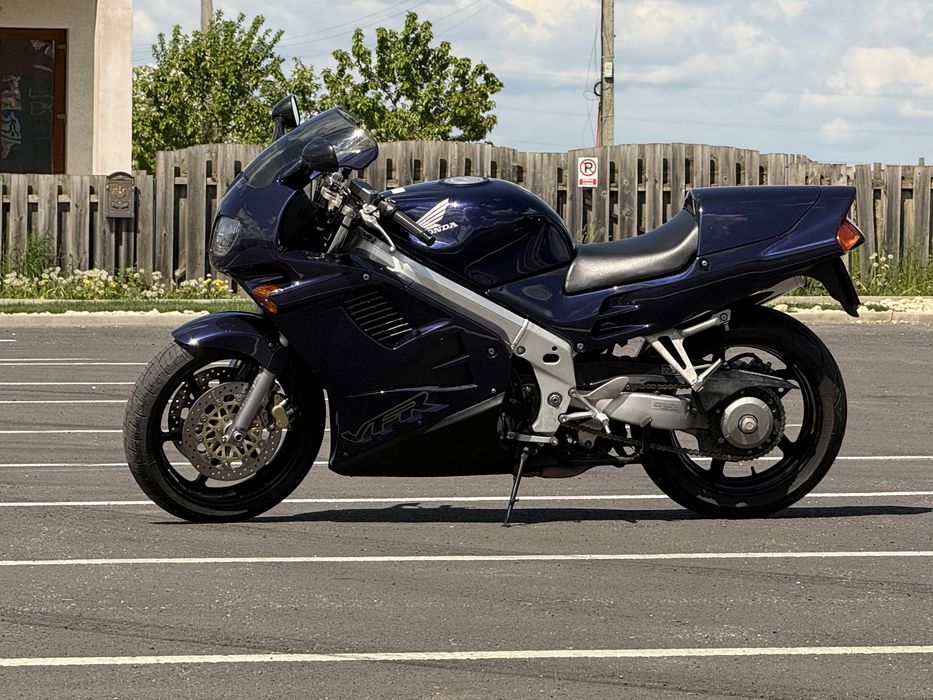 Honda vfr 750 F RC36