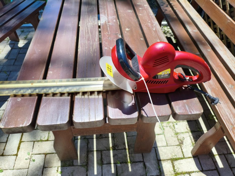 Foarfecă electrică pentru gard viu