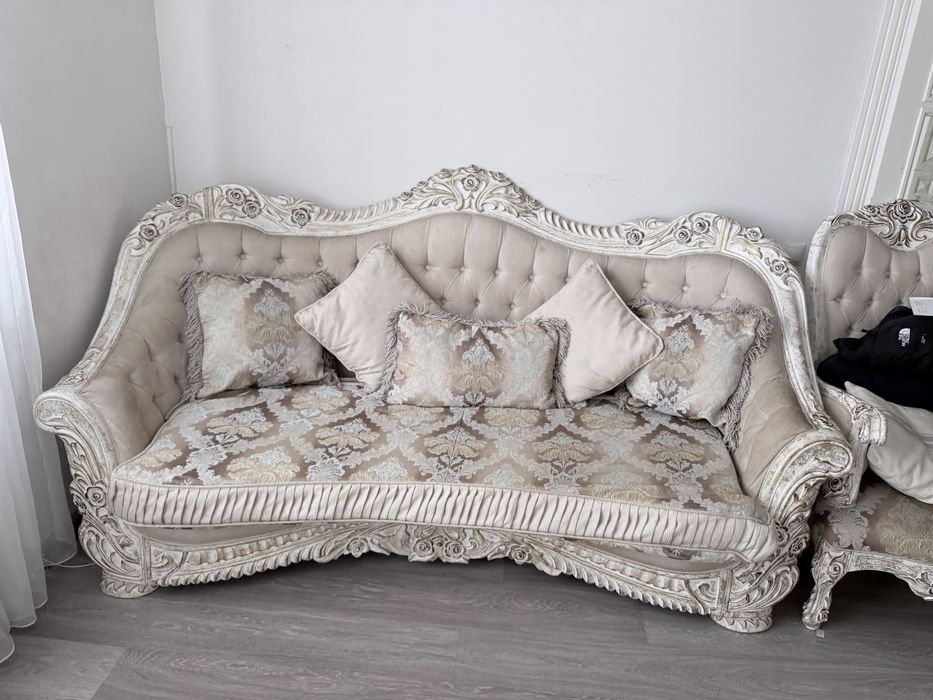 Классический комлект диван + 2 кресла