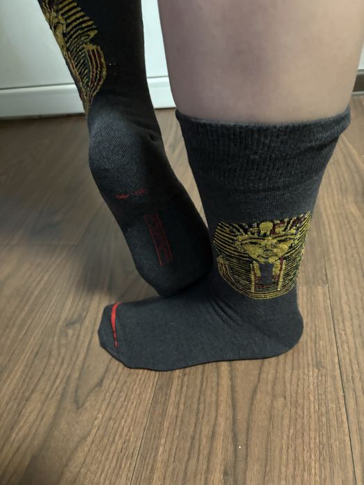 Vând ciorapi unici cu modele diverse – stil și confort!
