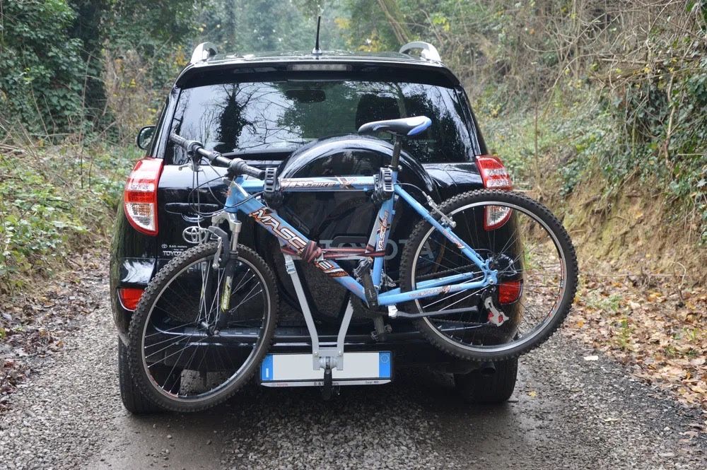 Suport biciclete Menabo Marius pentru carlig – 3 biciclete, ca nou