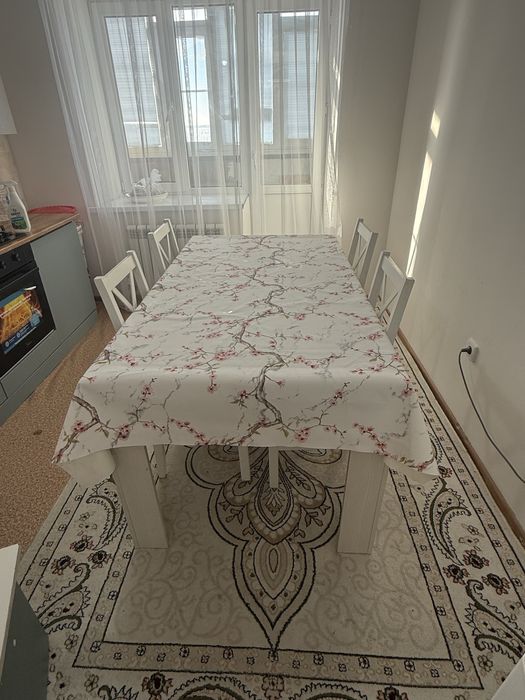 Прдам стол и 4 стула