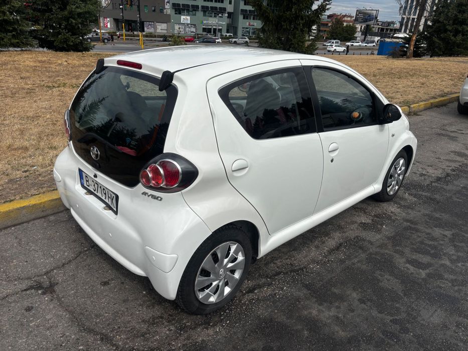 TOYOTA AYGo 97000 км автомат
