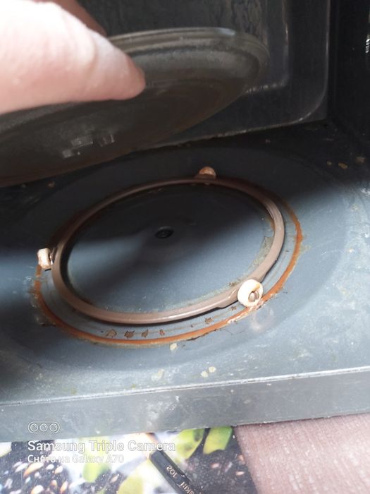 Мкровалнрвая печь б/у продам