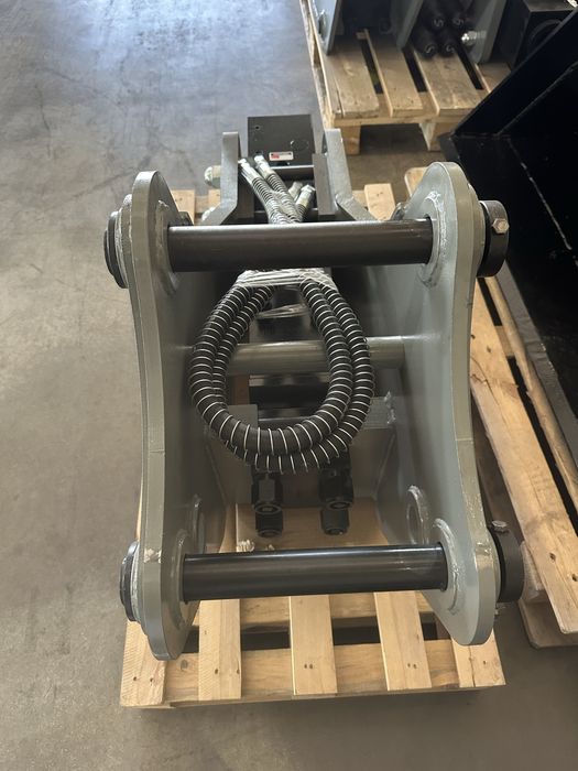 Хидравличен чук,къртач за комбиниран багер JCB и HIDROMEK