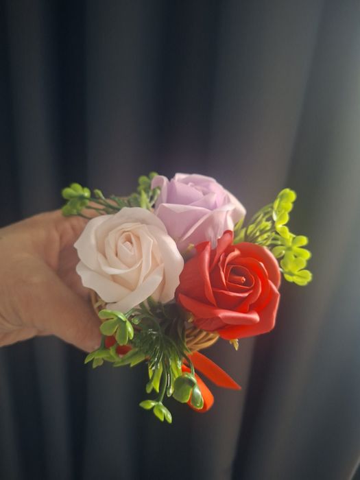 Кошнички със сапунени рози