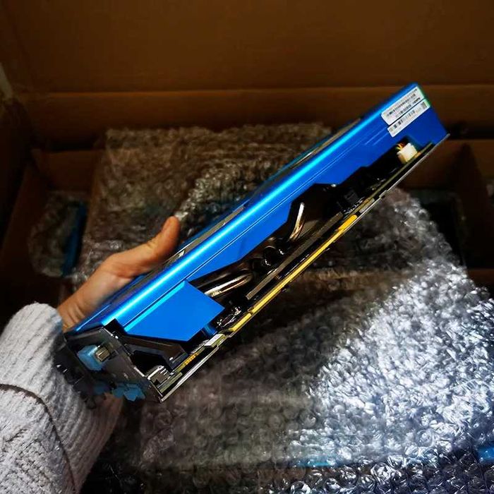 Продавам Видеокарта Rx 580 Sapphire Nitro + Special Edition 8GB