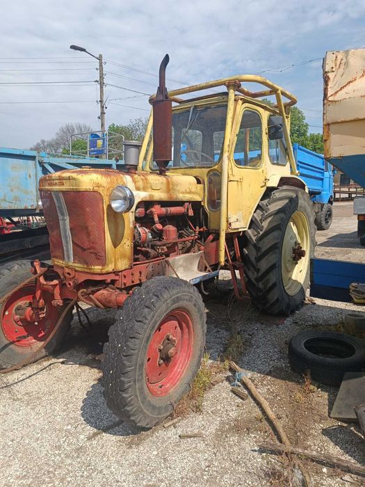 Продават се заедно