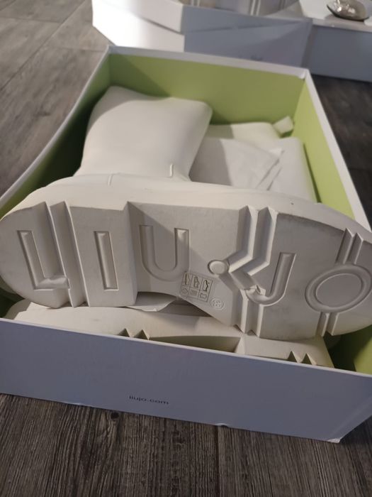 Cizme Liujo  mărimea 38 noi în cutie