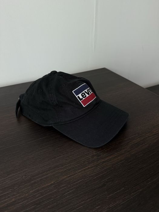 Levi’s Бейзболна шапка от памук