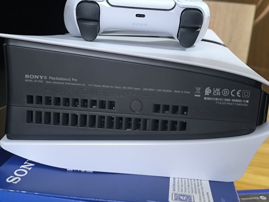 PlayStation 5 PRO Disk 2TB  2 manete Garanție Emag