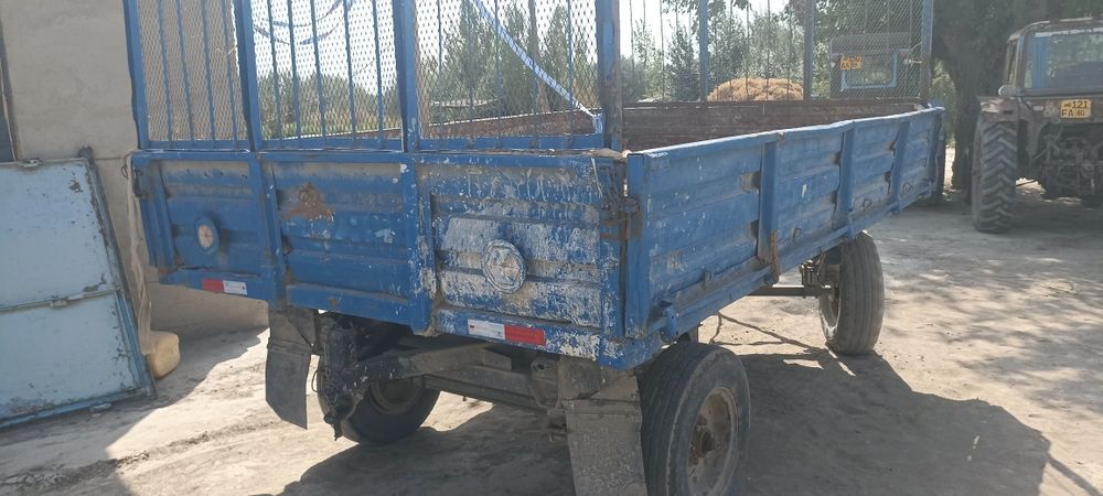 Ishga tayyor traktor