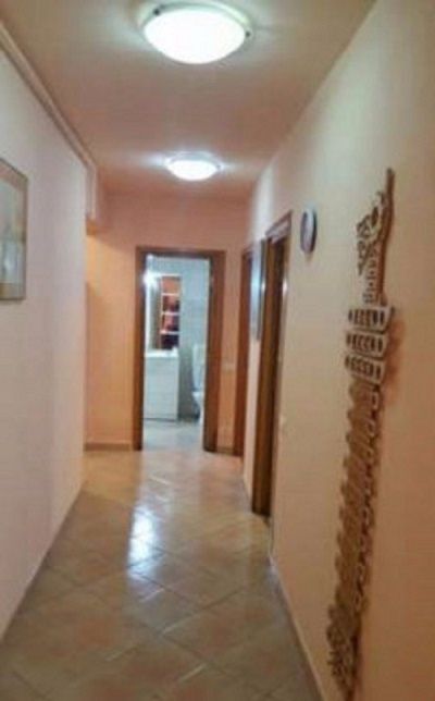 Apartament cu 3 camere de vânzare  zona Vega Butoaie