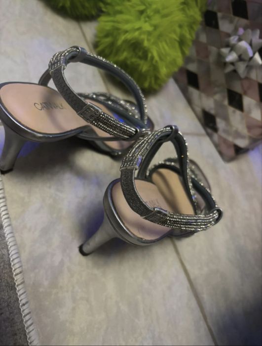 sandale cu toc,marimea 38