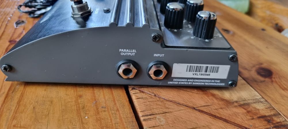 Басовый приамп Hartke