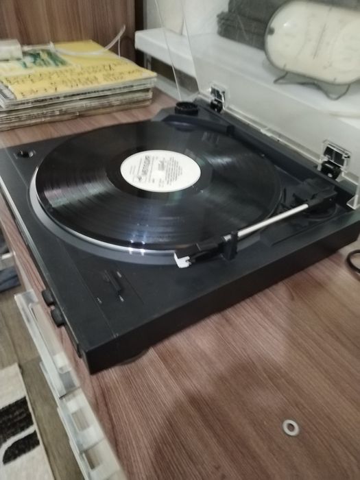 Проигрыватель виниловый