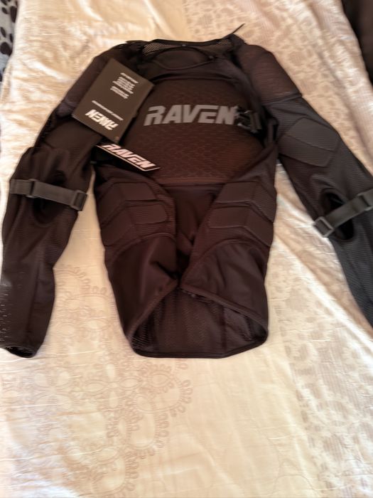 Защитна жилетка Raven