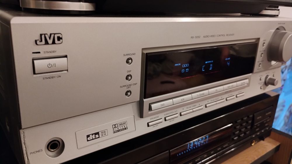 Vând Dvd plus amplificator 5.1 JVC.