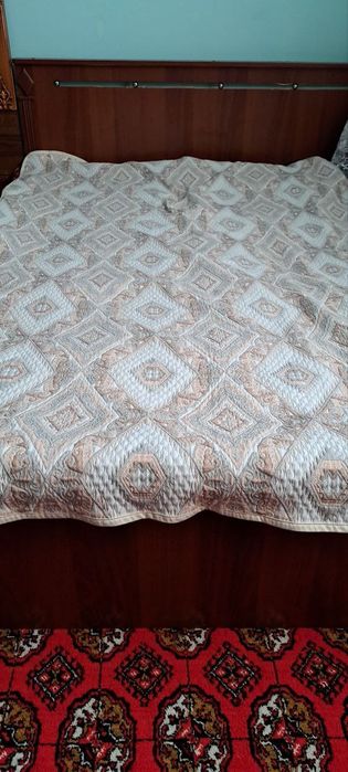 Спальный кровать