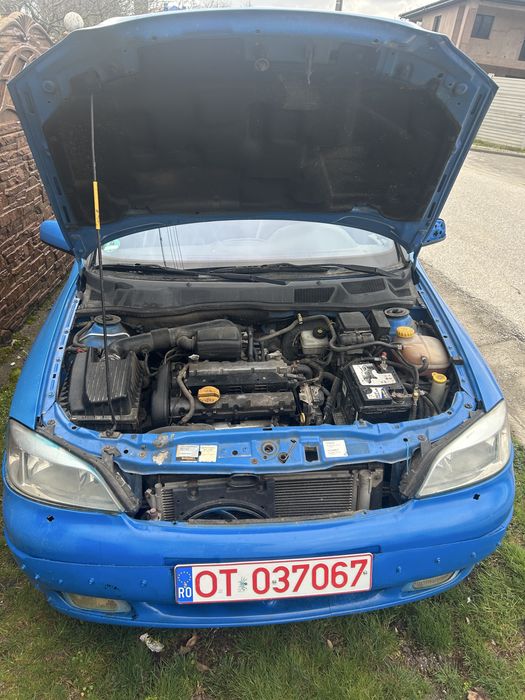 Vând sau dezmembrez