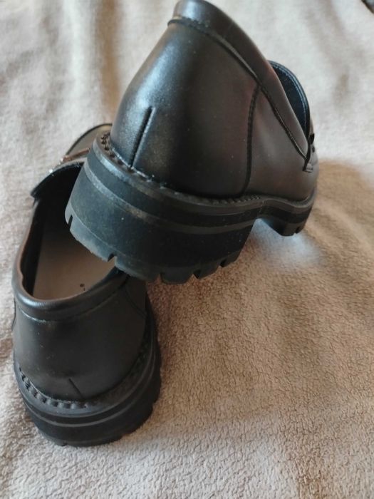 Дамски черни мокаси номер 37
