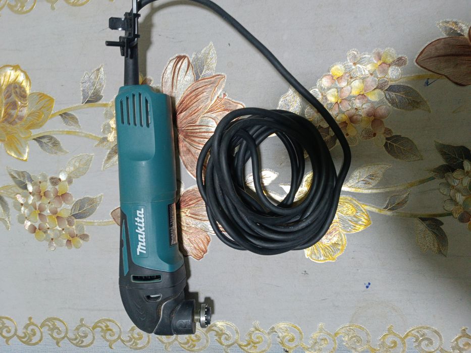 Продается реноватор Makita TM3000C