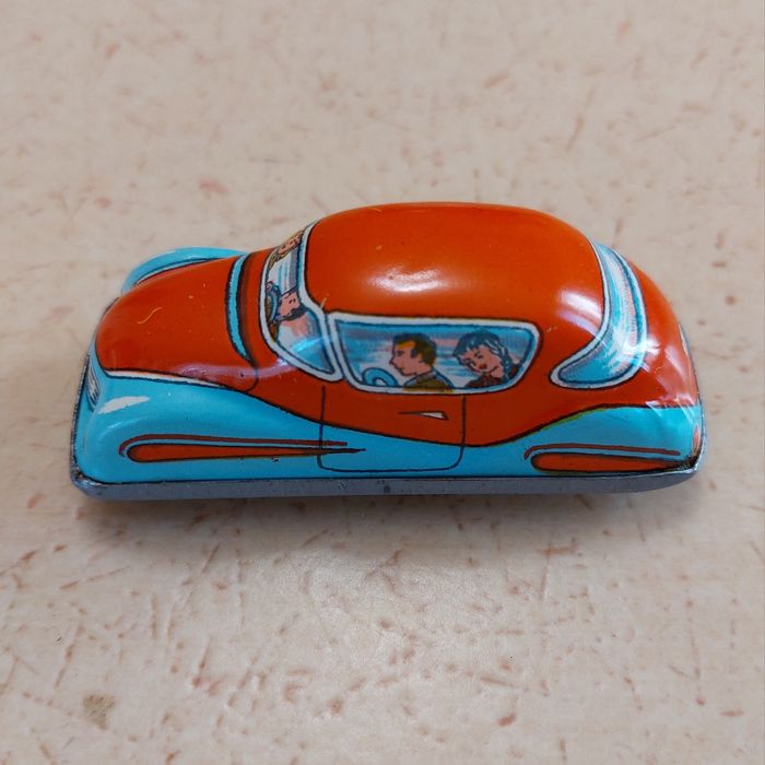 Стари ламаринени колички