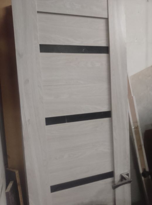 Продам две двери 60см.