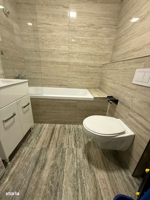 Închiriez apartament cu 3 camere