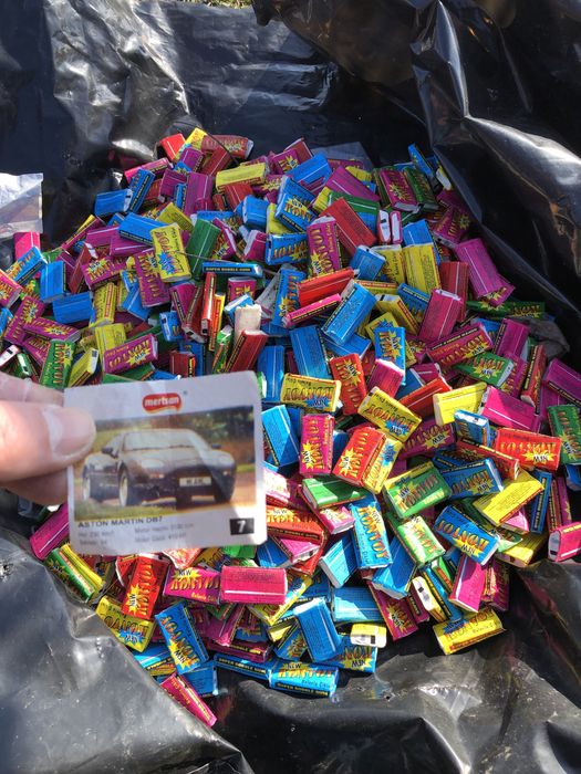 Стари ретро дъвки със серия с автомобили