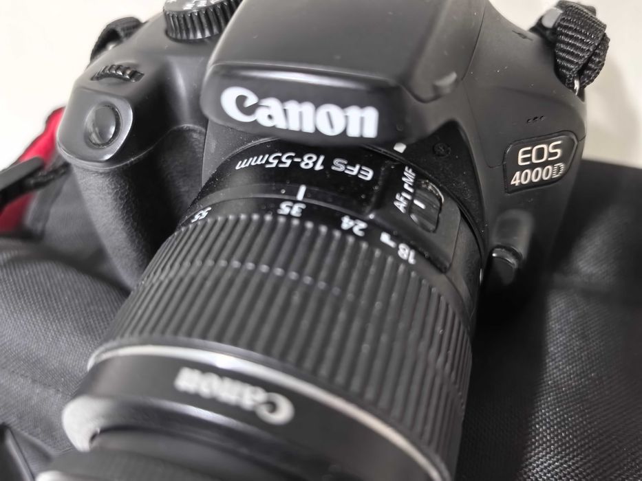 Canon EOS 4000D + обектив Canon 18-55mm F/3.5-5.6 DC III