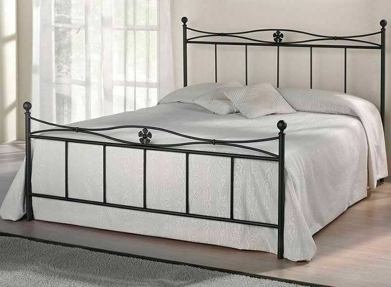 Кровати кованые.