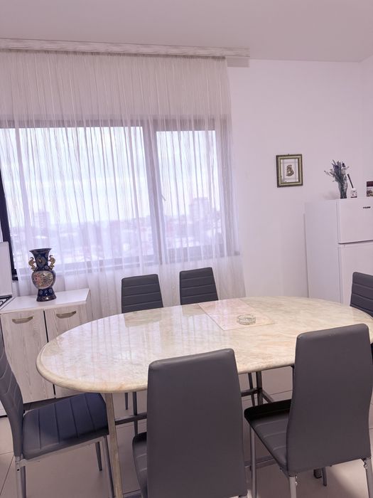 Inchiriez apartament zona Faleza Nord
