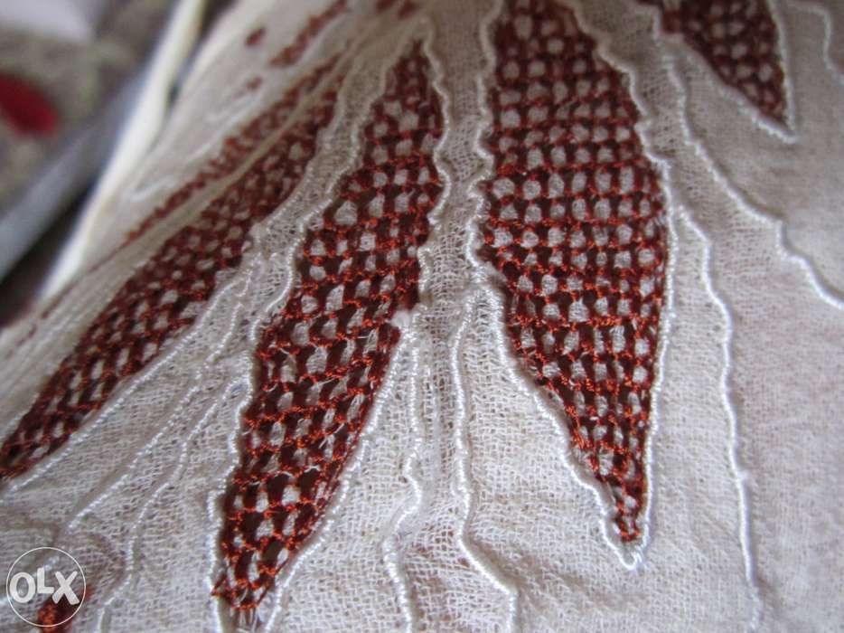 Bluza 100% bumbac din pinza topita bej + bonus bluza alba marime 38/40