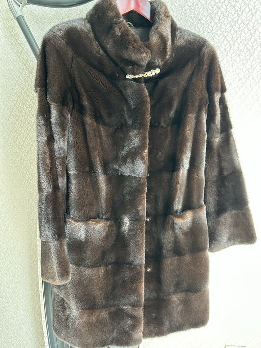 Продам норковую шубу